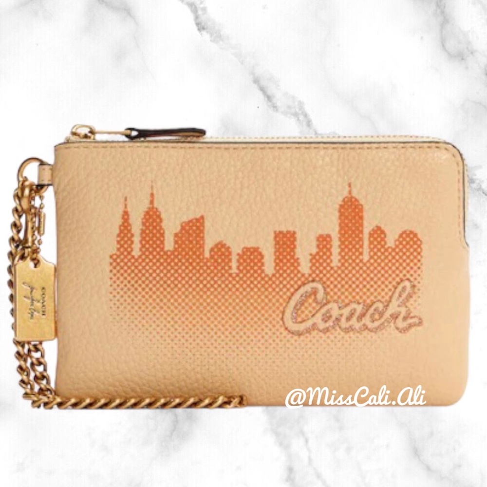 NWT COACH X JENNIFER LOPEZ Corner Zip Wristlet Bag With NYC Skyline